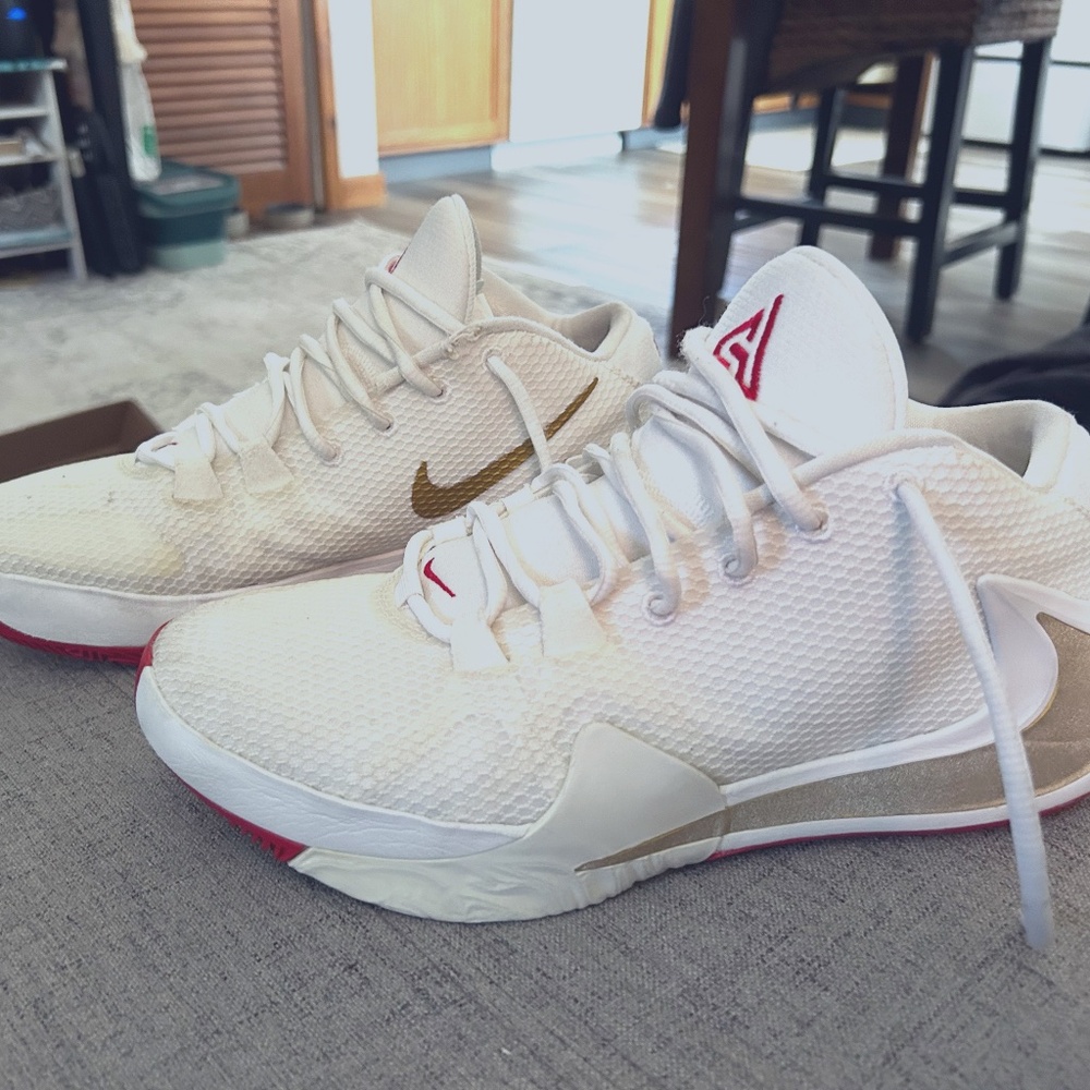 Nike Zoom Freak “ Roses”